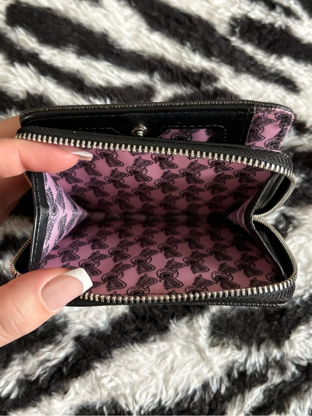pink VonDutch wallet - Picture 7 of 7